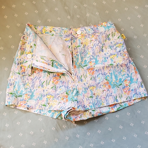 Watercolor Floral High-waisted Shorts - Picture 5 of 6